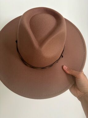 buttons Dusty Rose Wide Brim Felt Hat